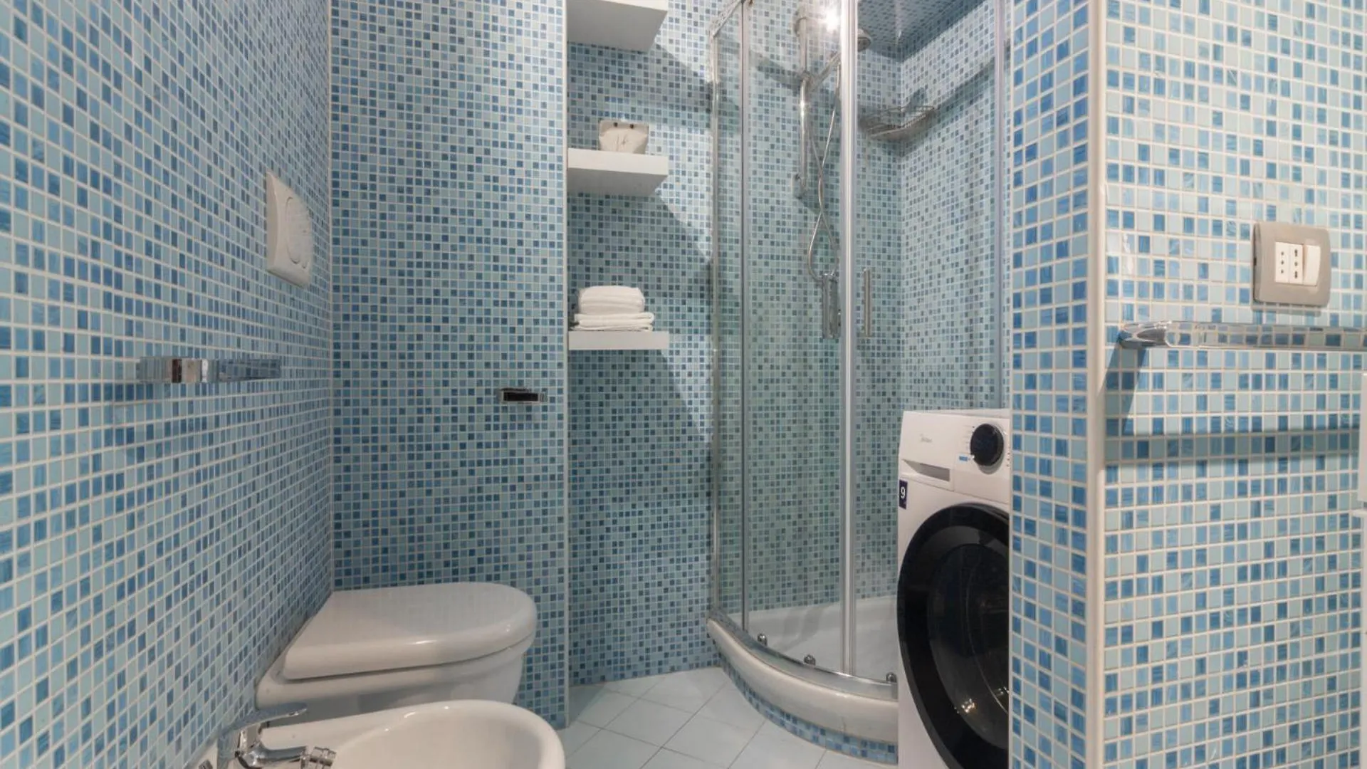 מילאנו The Best Rent - One-Bedroom Apartment With A Terrace In Corso Sempione 0*,  איטליה