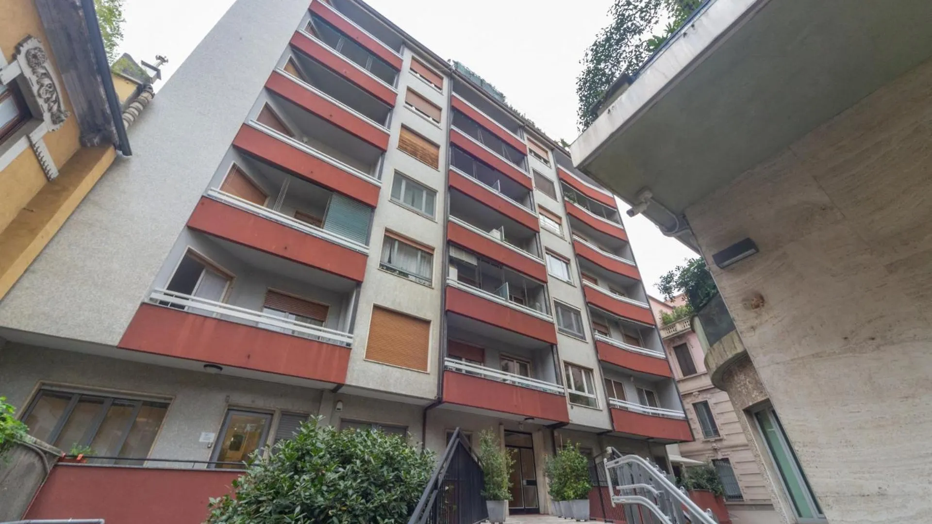 מילאנו The Best Rent - One-Bedroom Apartment With A Terrace In Corso Sempione 0*,