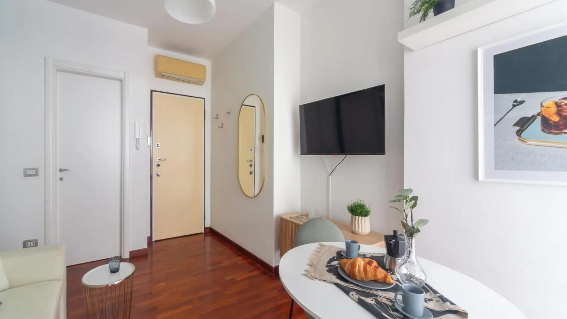 מילאנו The Best Rent - One-Bedroom Apartment With A Terrace In Corso Sempione איטליה
